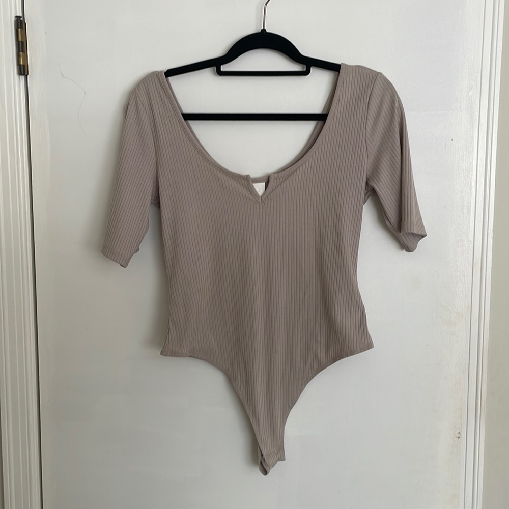 H&M tan bodysuit, MD, NWT